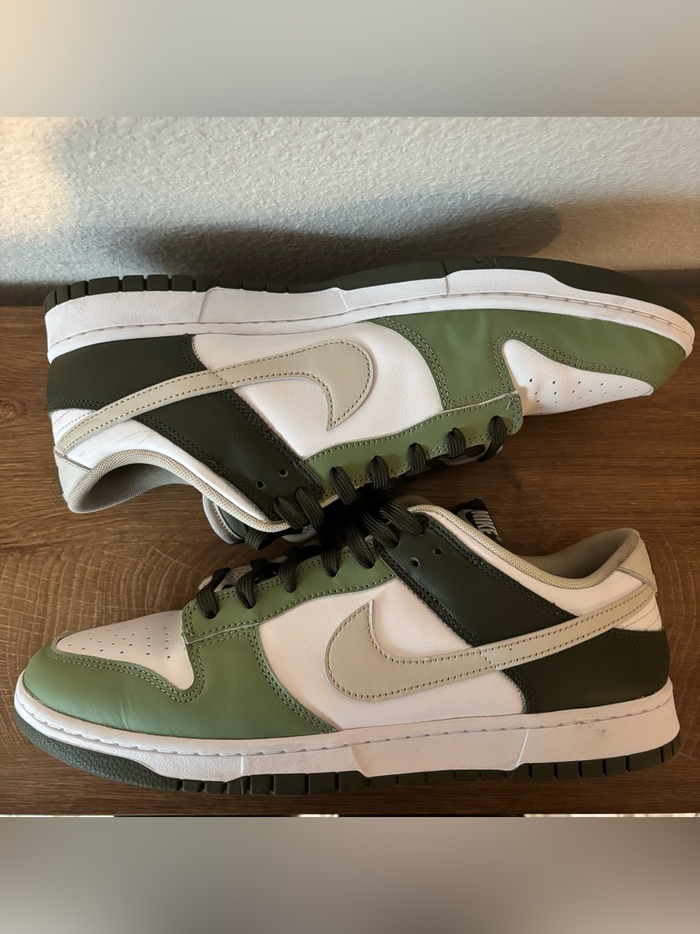Nike Men’s Low-Top Sneakers - White & Olive Size 13 - Picture 6 of 9